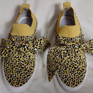 bernie mev. Yellow Leopard Print Flats